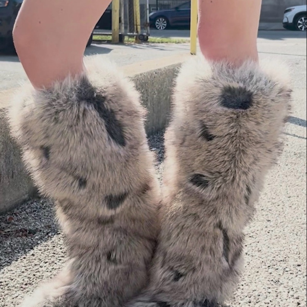 Azalea Wang Debby Grey Multi Faux Fur Tall Boots Winter Festival Shaggy Boots - Picture 4 of 5